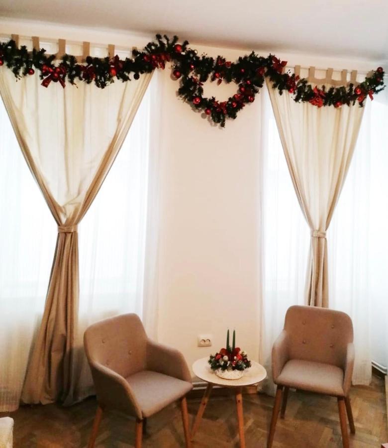 Sunny Old Town Apartment Brasov Luaran gambar