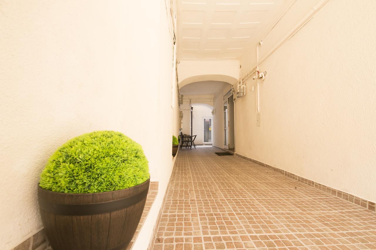Sunny Old Town Apartment Brasov Luaran gambar