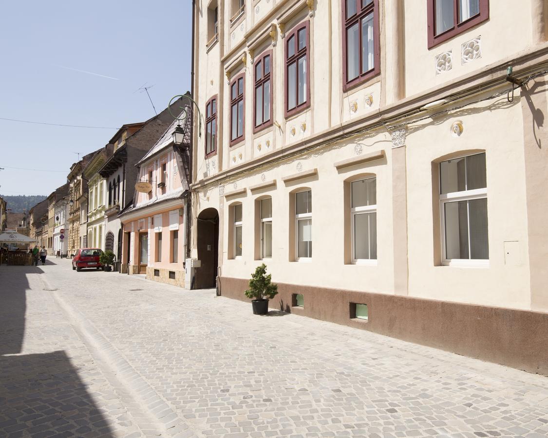 Sunny Old Town Apartment Brasov Luaran gambar