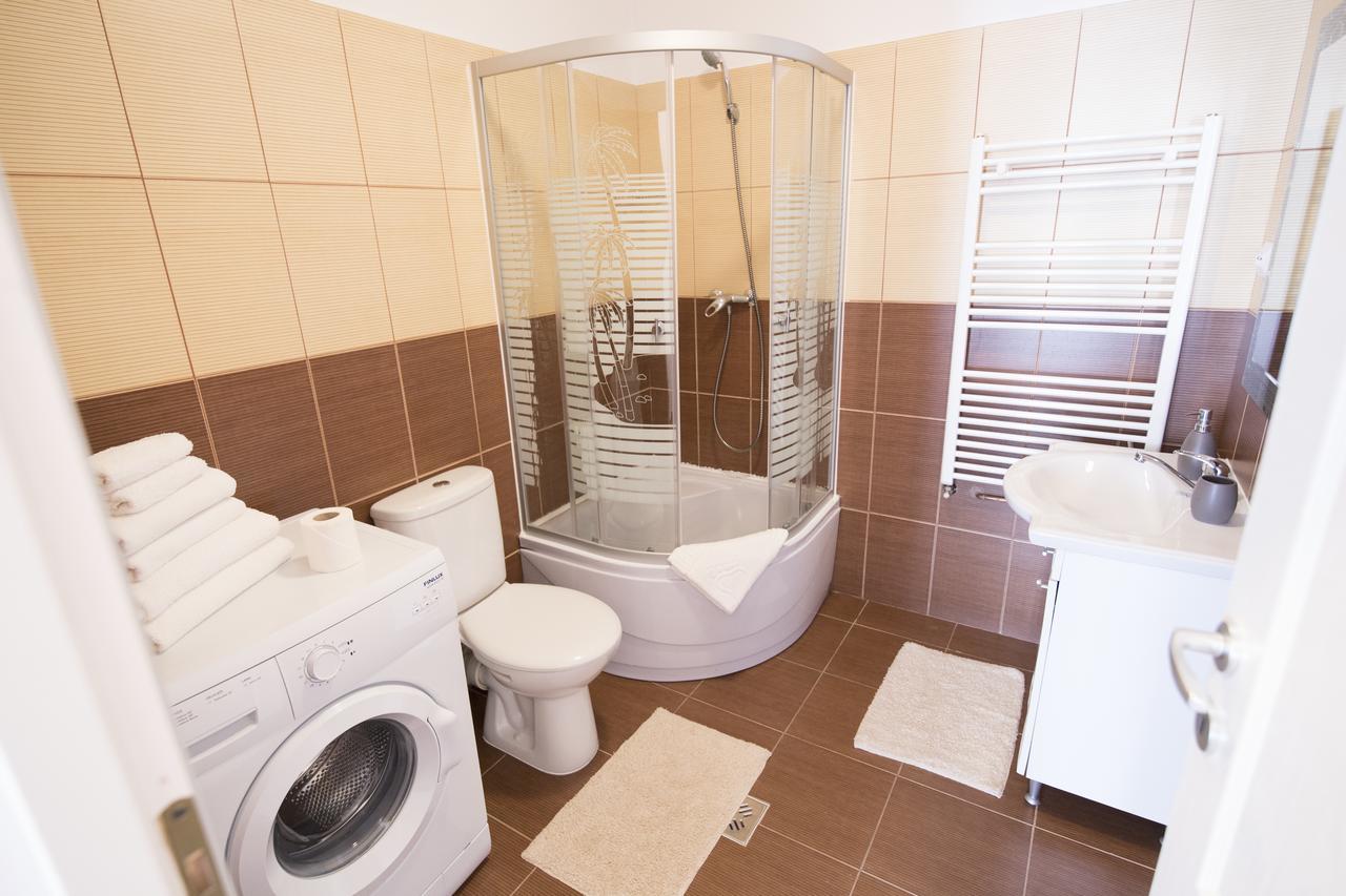 Sunny Old Town Apartment Brasov Luaran gambar