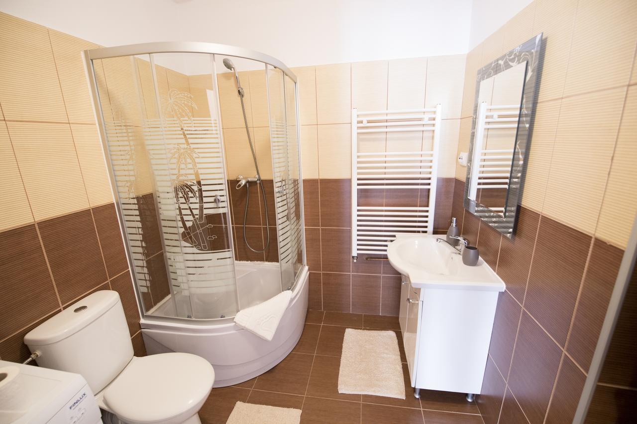 Sunny Old Town Apartment Brasov Luaran gambar