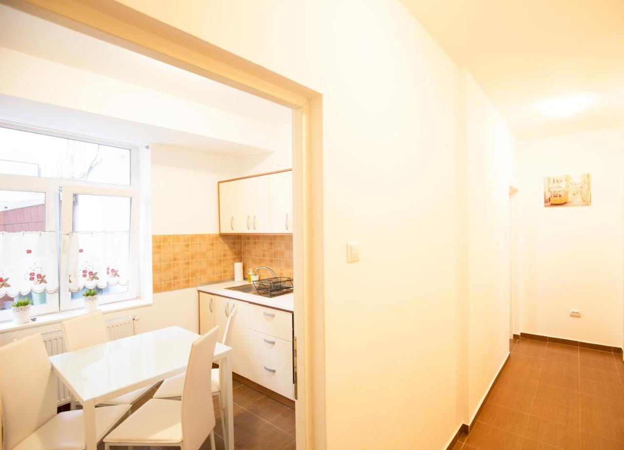 Sunny Old Town Apartment Brasov Luaran gambar