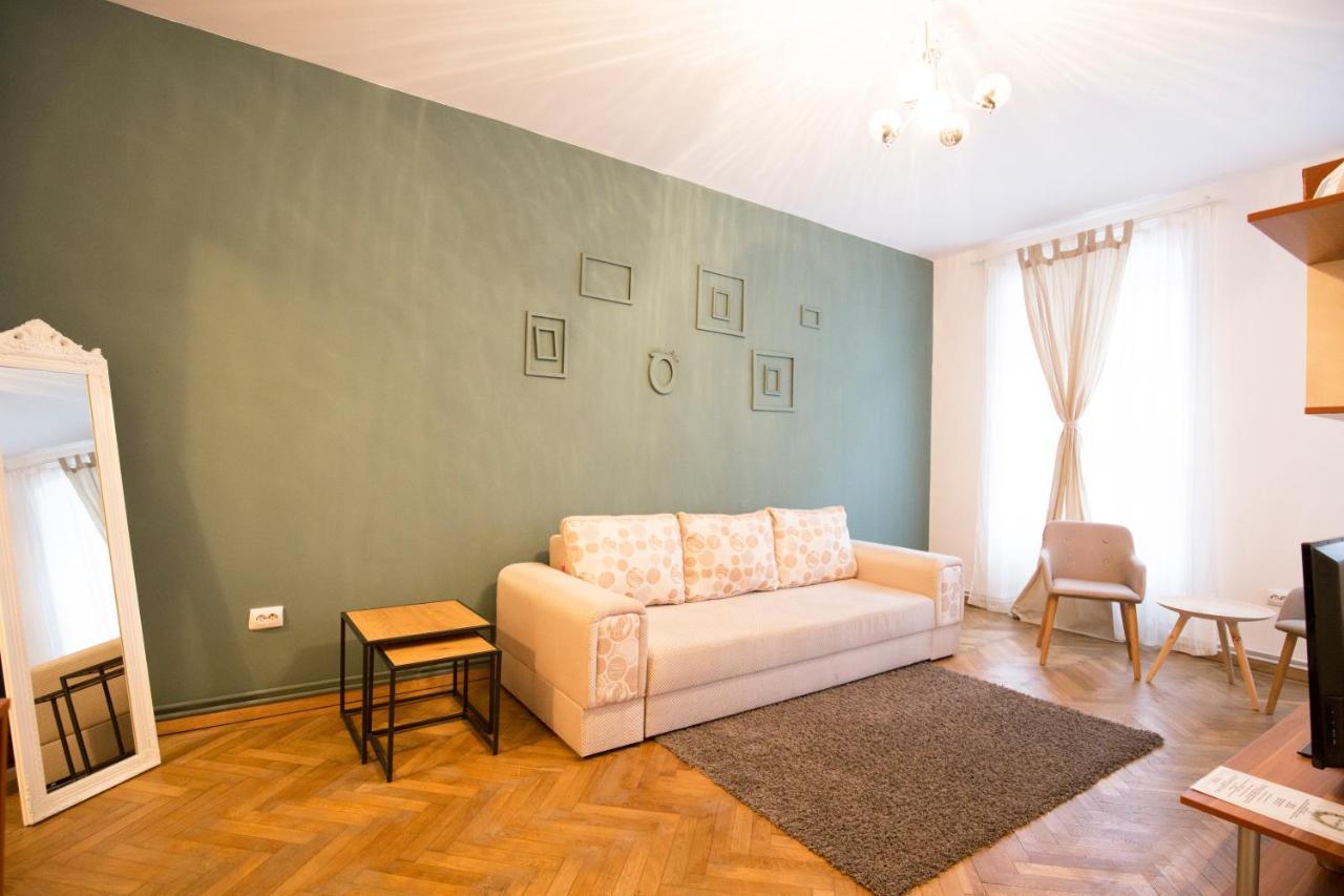 Sunny Old Town Apartment Brasov Luaran gambar