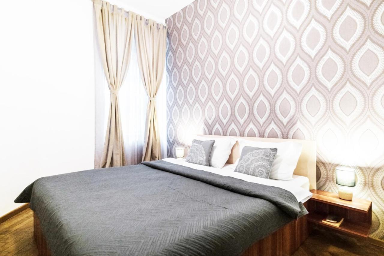 Sunny Old Town Apartment Brasov Luaran gambar