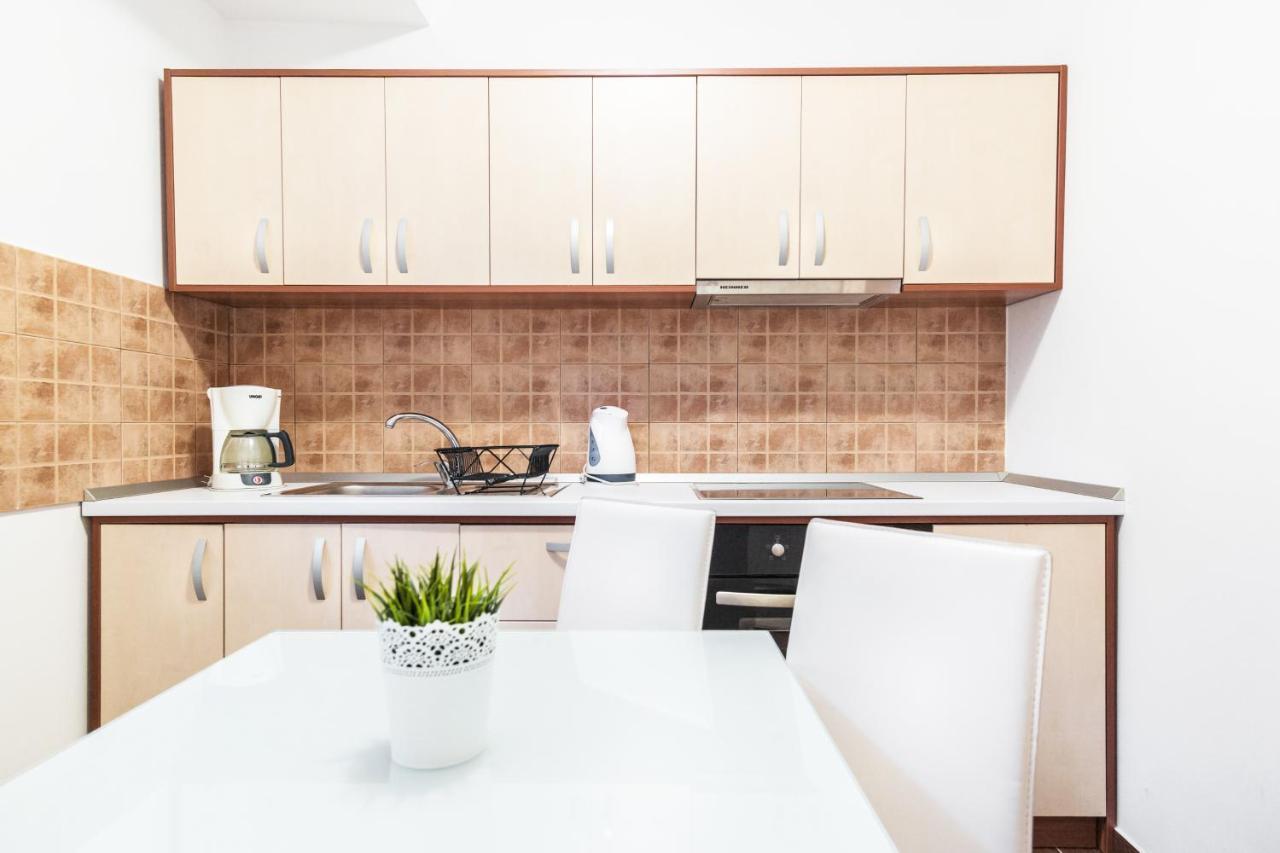 Sunny Old Town Apartment Brasov Luaran gambar