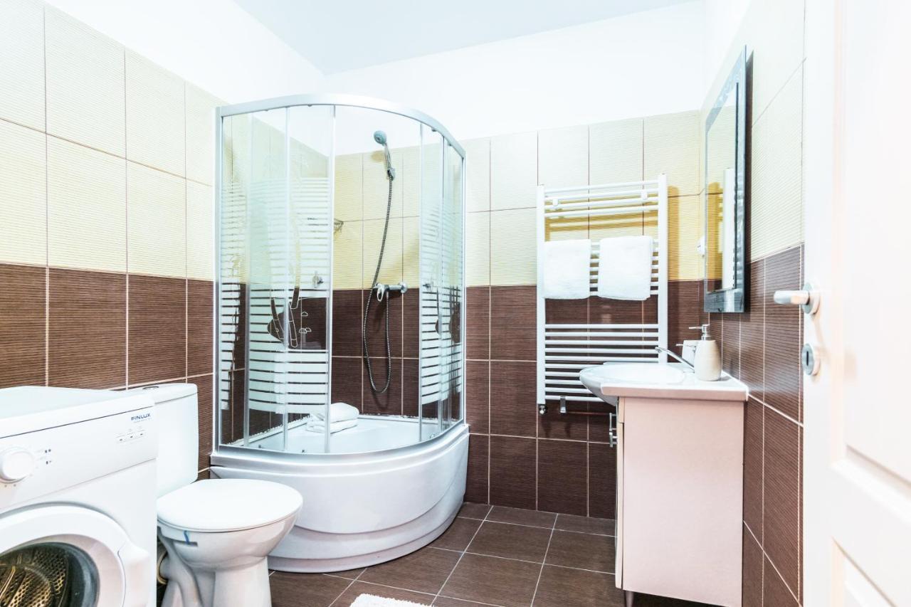 Sunny Old Town Apartment Brasov Luaran gambar