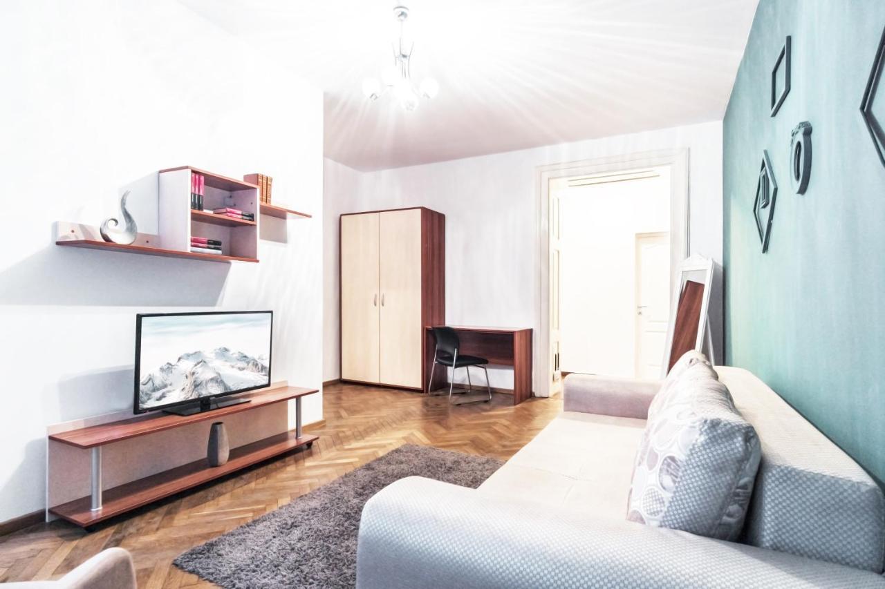 Sunny Old Town Apartment Brasov Luaran gambar